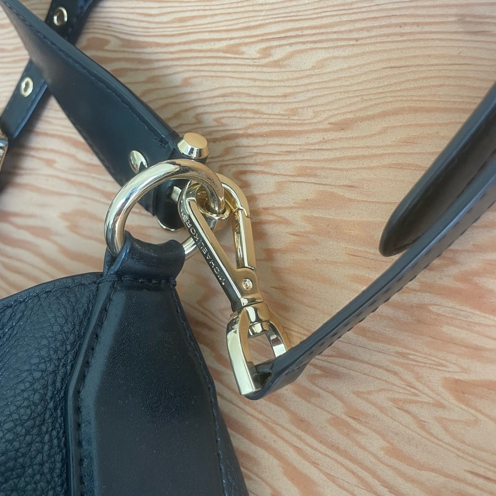 Michael Kors Barrel Bag Black Leather purse bucket tote tassel buckle hardware - Picture 8 of 13